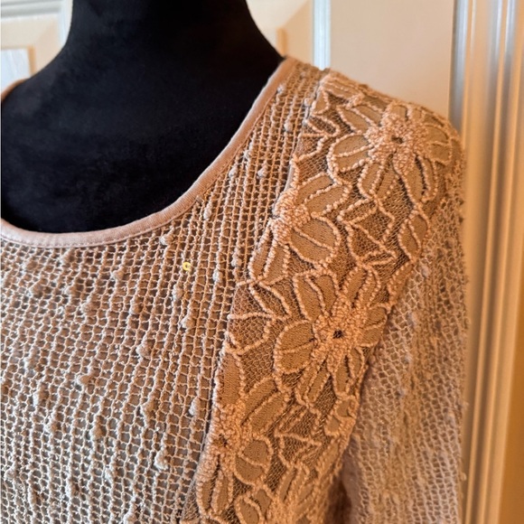 Indigo Soul Elegant Lace Long Sleeve Tunic - Picture 5 of 10